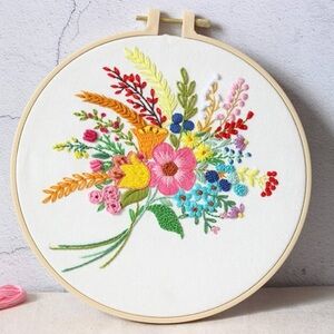Floral Embroidery Hoop Art Kit